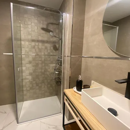 Adeline * カルダス・デ・レイス